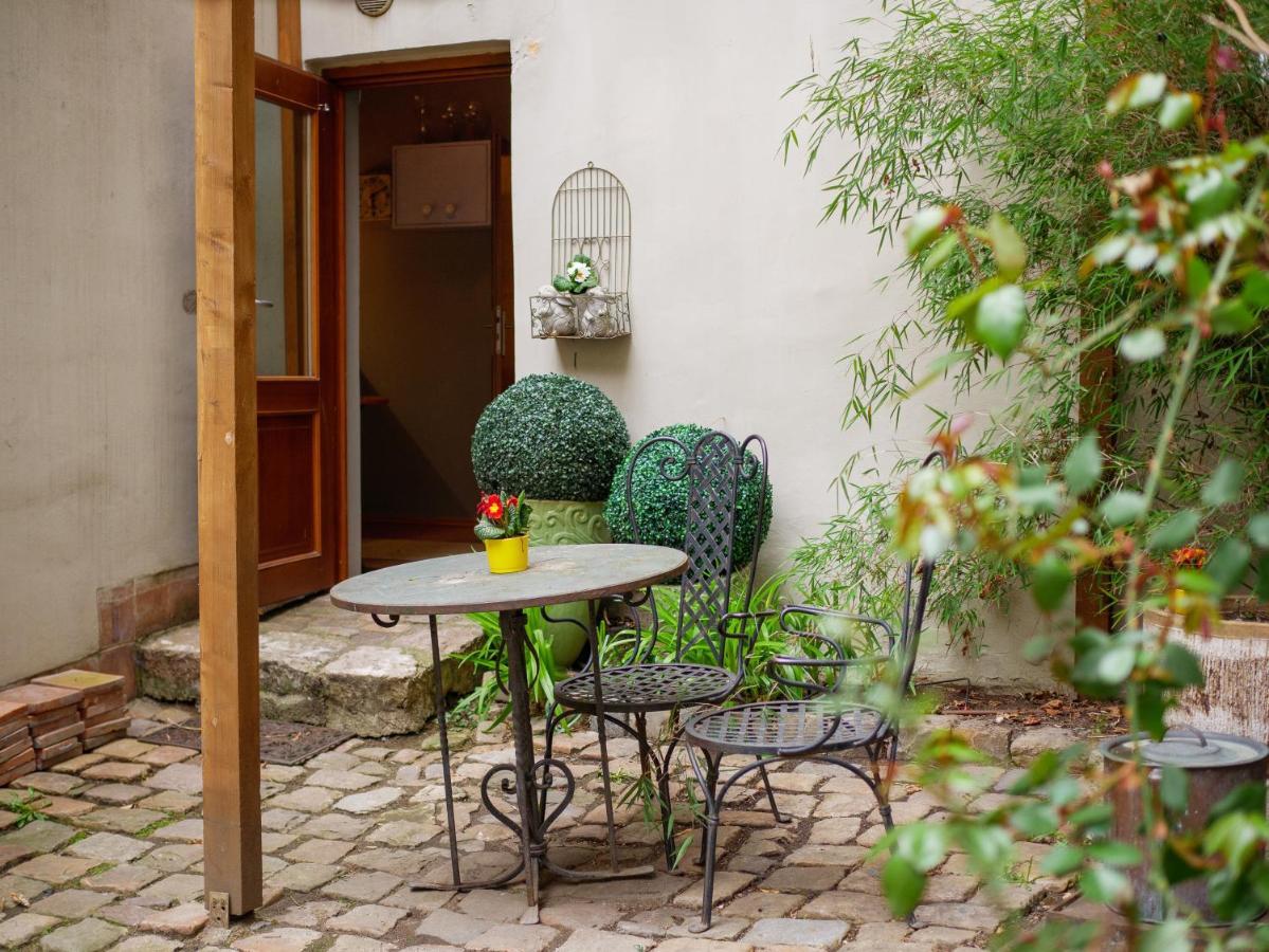 Romantic Nest Under Prague Castle Apartment Bagian luar foto