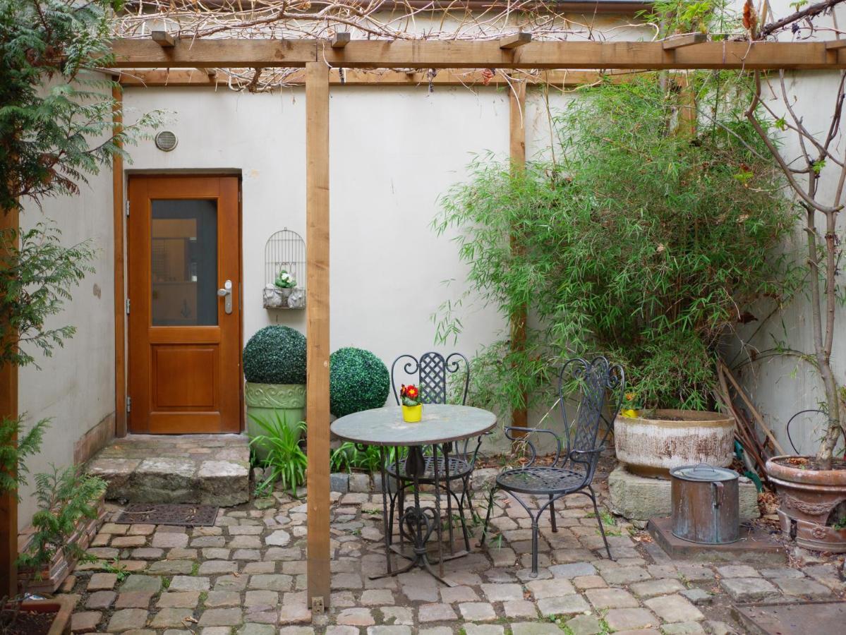 Romantic Nest Under Prague Castle Apartment Bagian luar foto